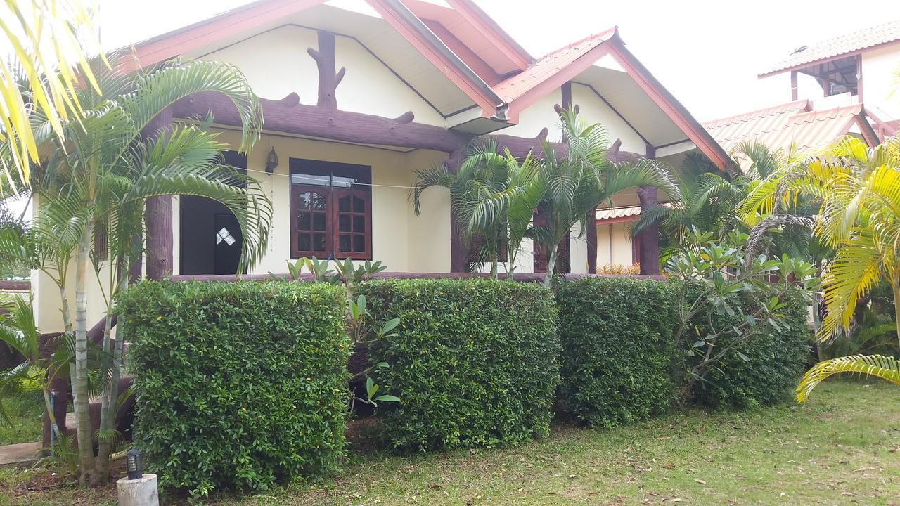 Lanta School Beach Resort Koh Lanta Exterior photo