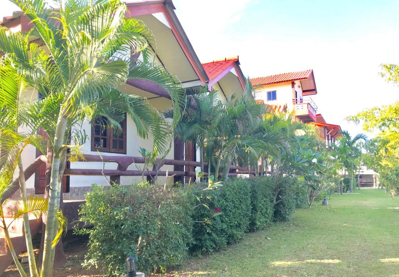 Lanta School Beach Resort Koh Lanta Exterior photo